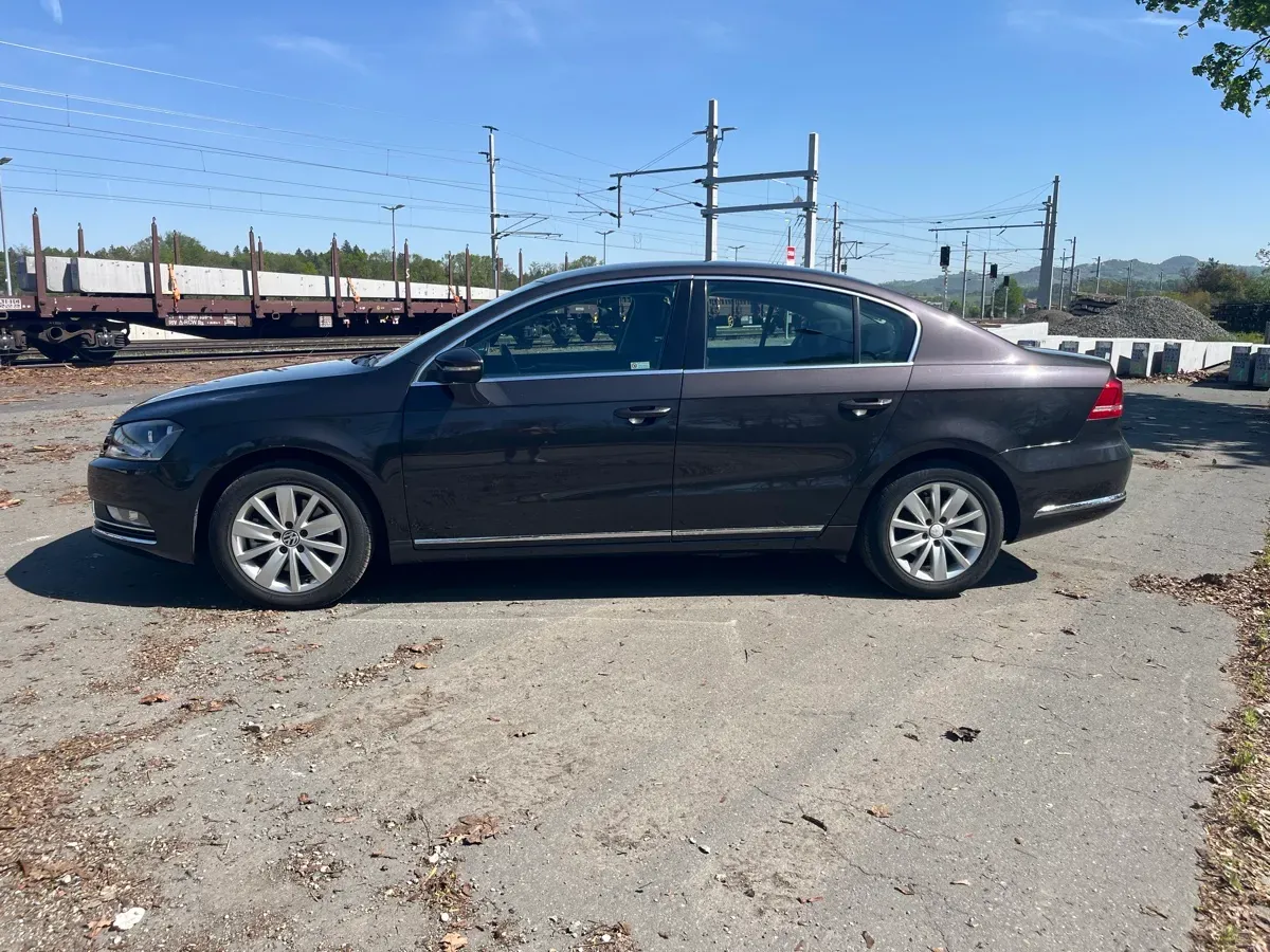 Volkswagen Passat 2011 photo 3