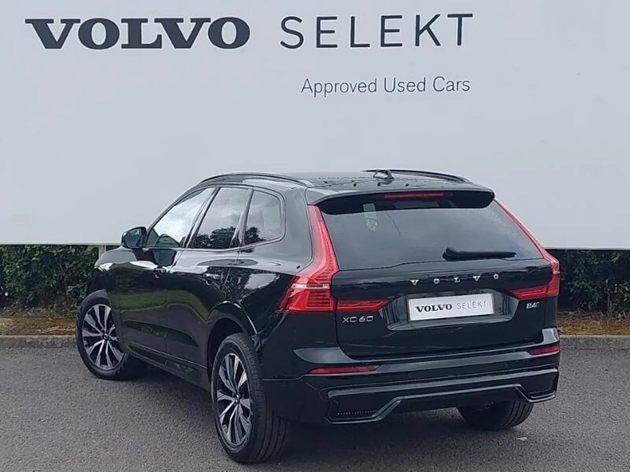 Volvo Xc60 2023 photo 2