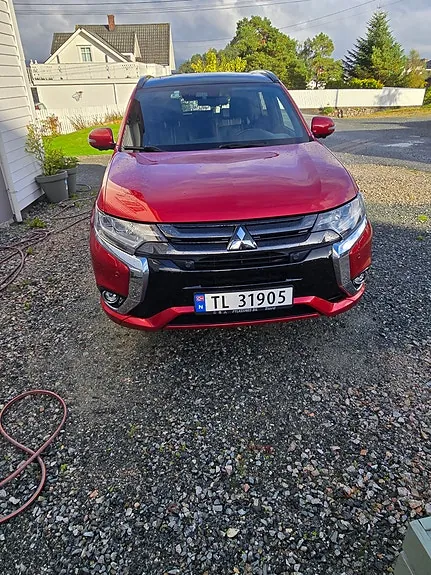 Mitsubishi Outlander 2018 photo 2