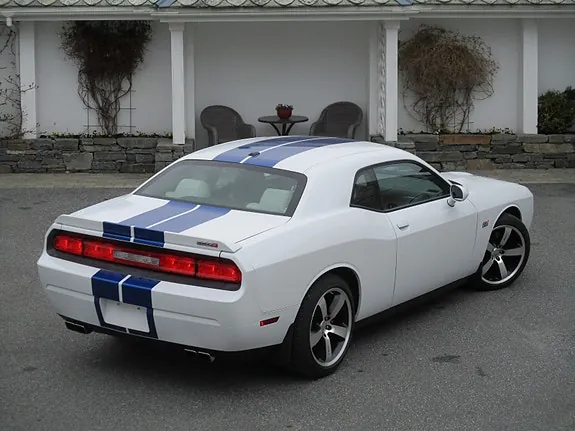 Dodge Challenger 2011 photo 2