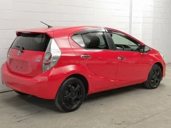 Toyota Aqua 2013 photo 3