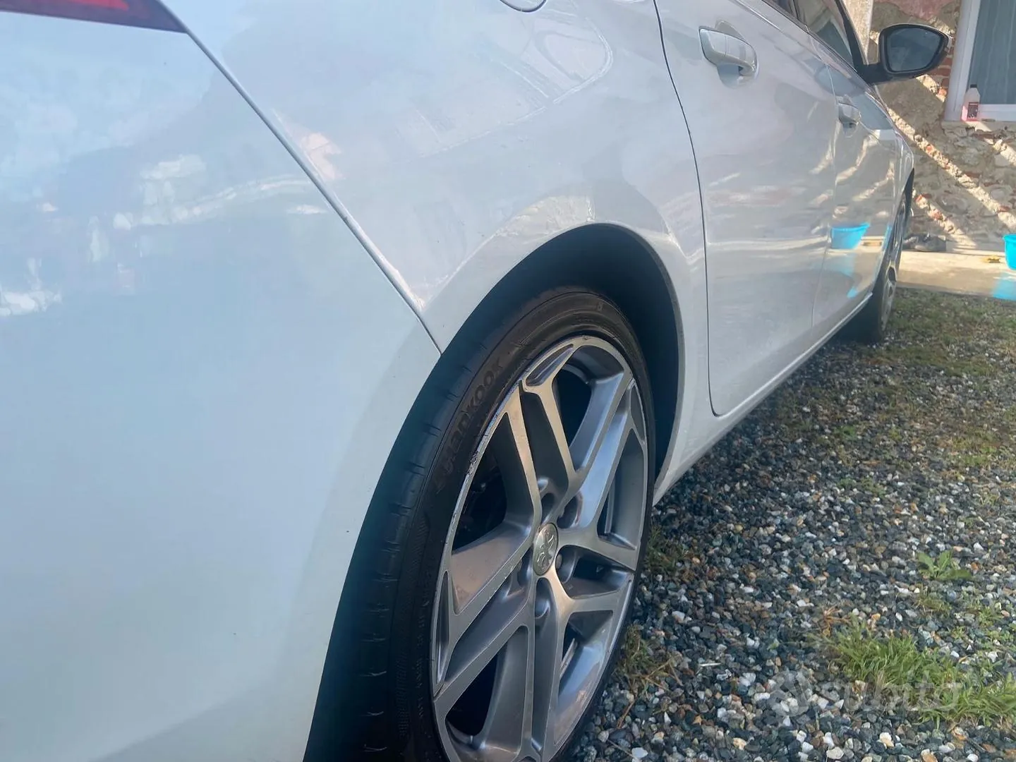 Peugeot 308 2015 photo 2