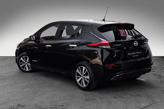 Nissan Leaf 2018 photo 2