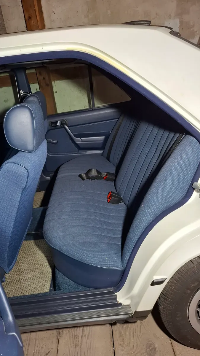 Mercedes-Benz 190