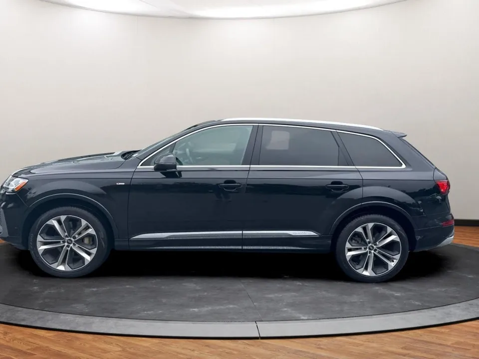 Audi Q7 2022 photo 2