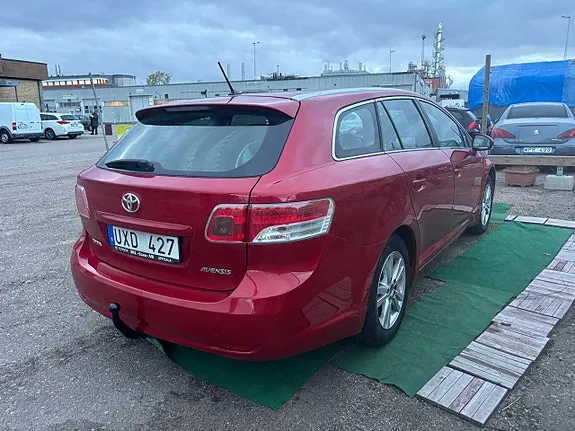 Toyota Avensis 2010 photo 3
