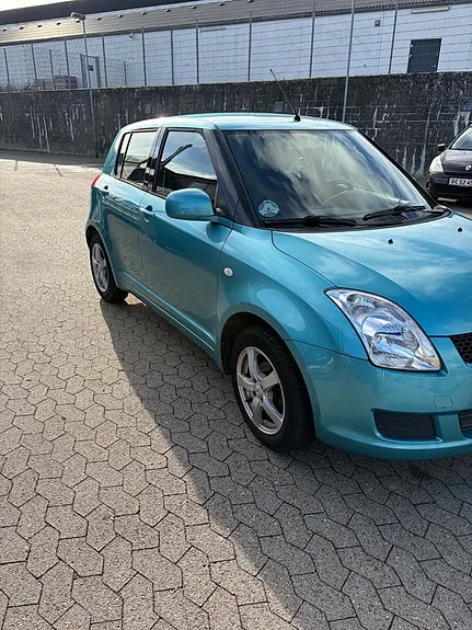 Suzuki Swift 2010 photo 4