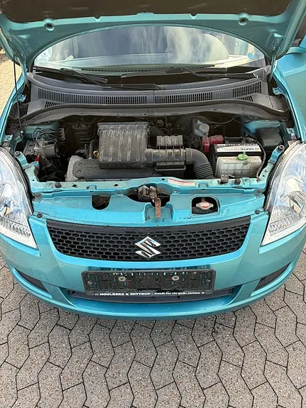 Suzuki Swift 2010 photo 2