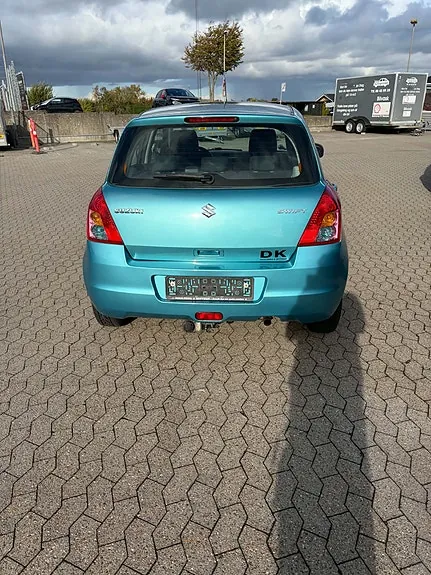 Suzuki Swift 2010 photo 5