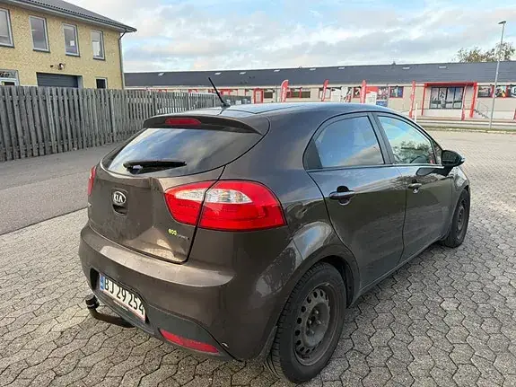 Kia Rio 2013 photo 3