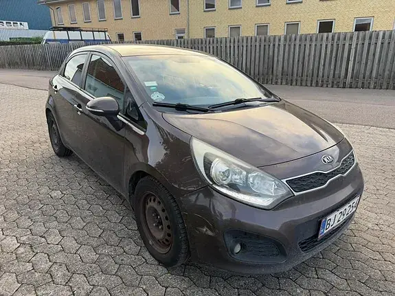 Kia Rio 2013 photo 4