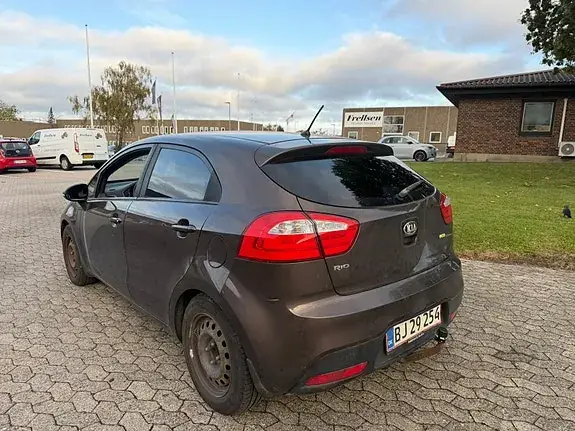 Kia Rio 2013 photo 2