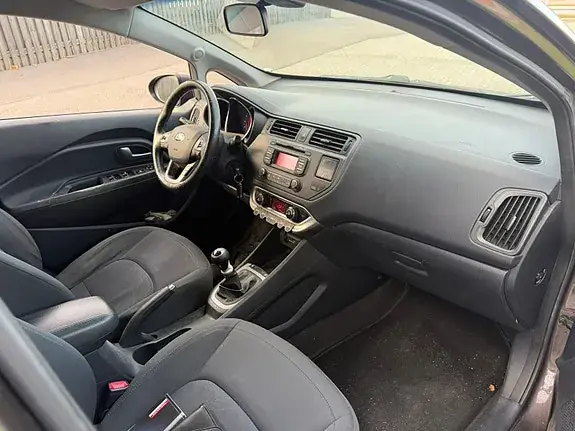 Kia Rio 2013 photo 5