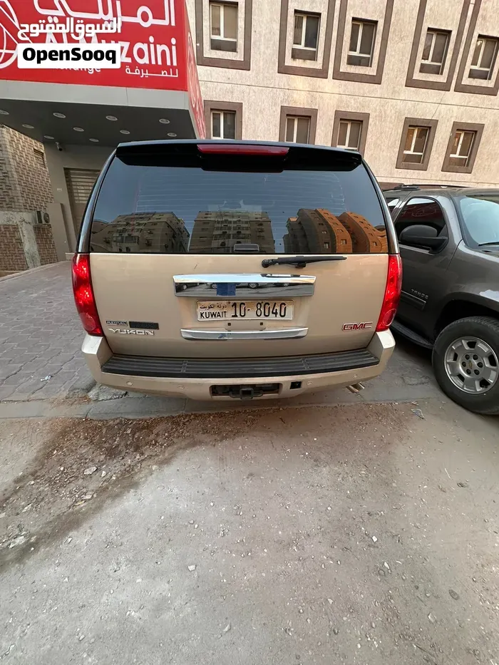 GMC Yukon 2010 photo 4