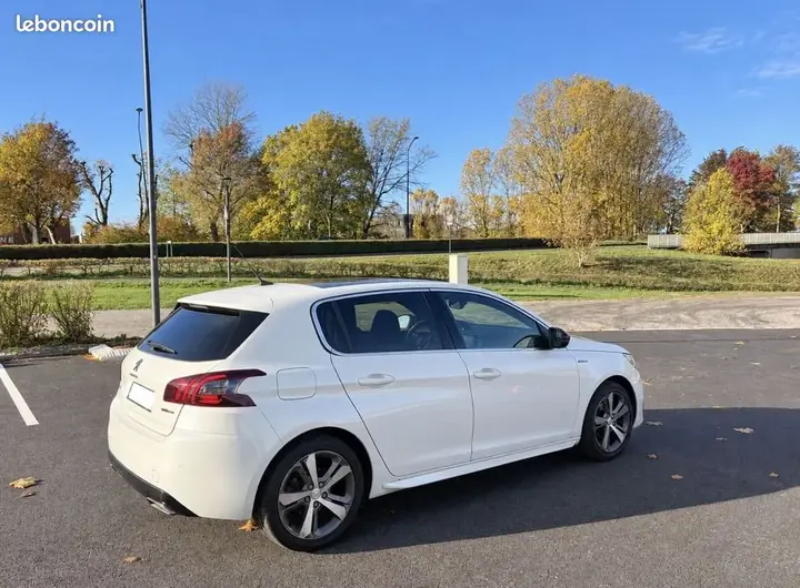 Peugeot 308 2019 photo 3