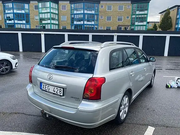 Toyota Avensis 2005 photo 2