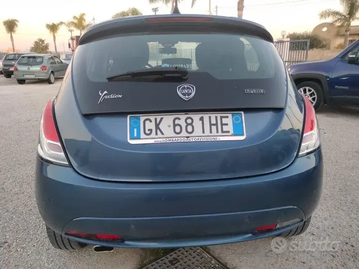 Lancia Ypsilon 2022 photo 2