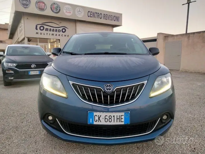 Lancia Ypsilon
