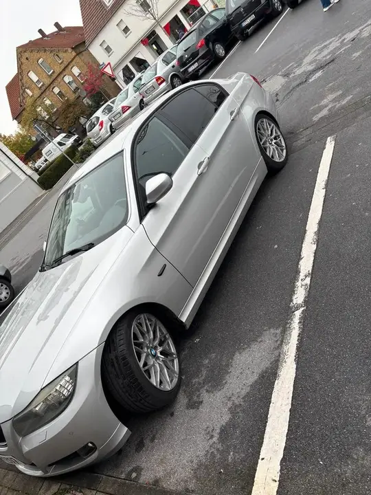 BMW 320I
