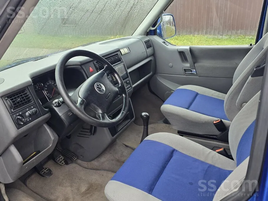 Volkswagen Multivan 2000 photo 5