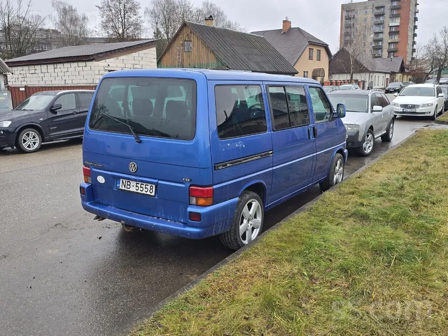 Volkswagen Multivan 2000 photo 3