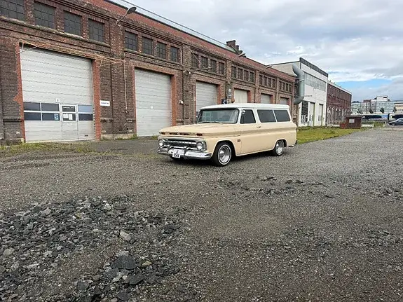 Chevrolet Suburban 1964 photo 5