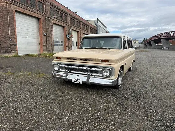 Chevrolet Suburban 1964 photo 4
