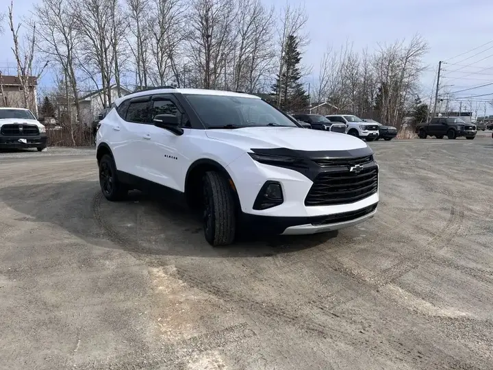 Chevrolet Blazer 2022 photo 3