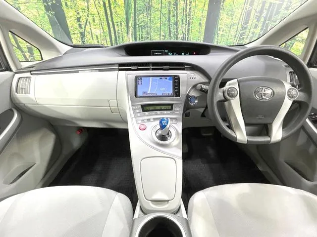 Toyota Prius 2015 photo 2