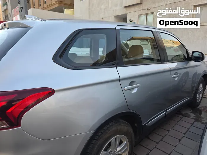 Mitsubishi Outlander 2019 photo 2