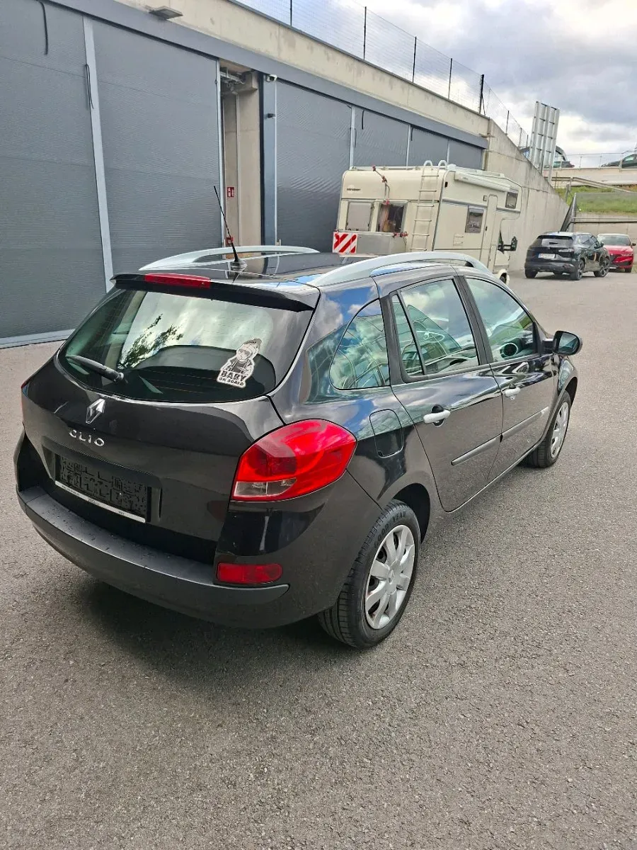 Renault Clio 2011 photo 3
