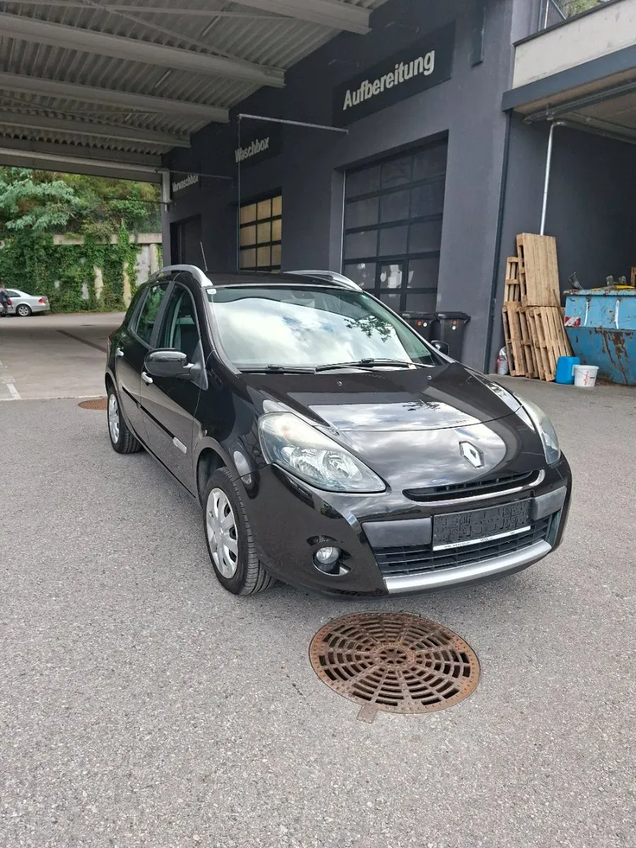 Renault Clio 2011 photo 2