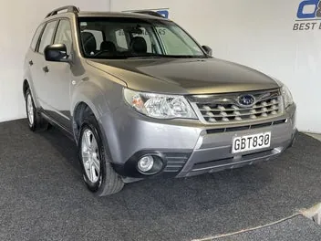 Subaru Forester 2011 photo 2