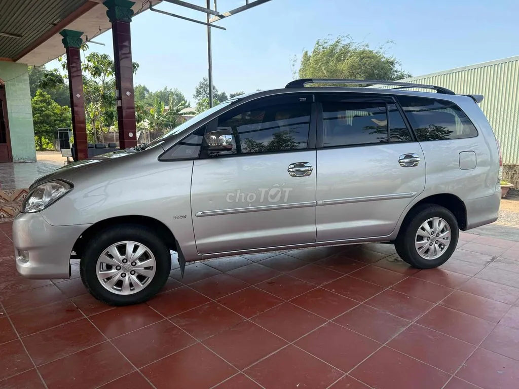 Toyota Innova 2008 photo 5
