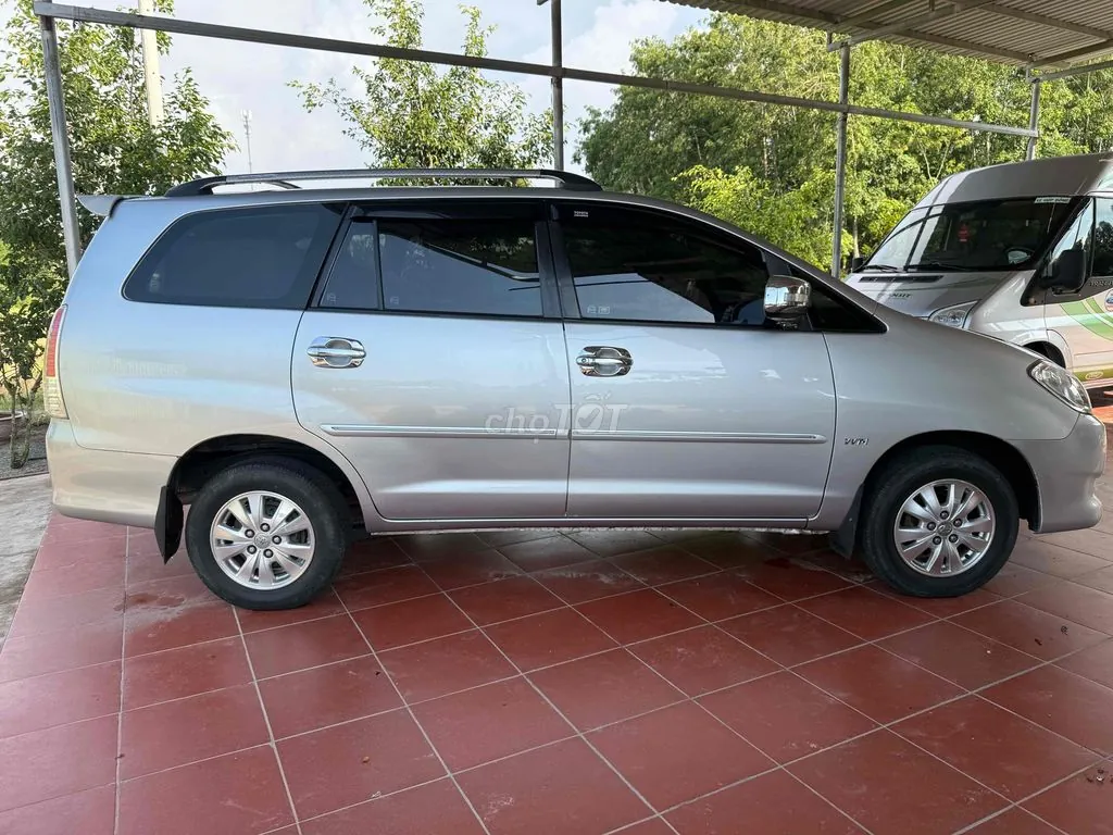 Toyota Innova 2008 photo 3