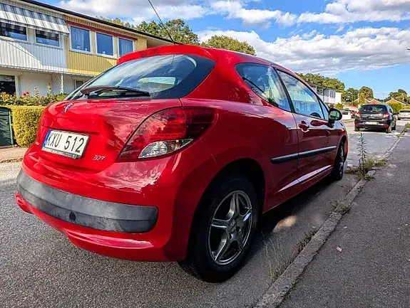 Peugeot 207 2010 photo 3