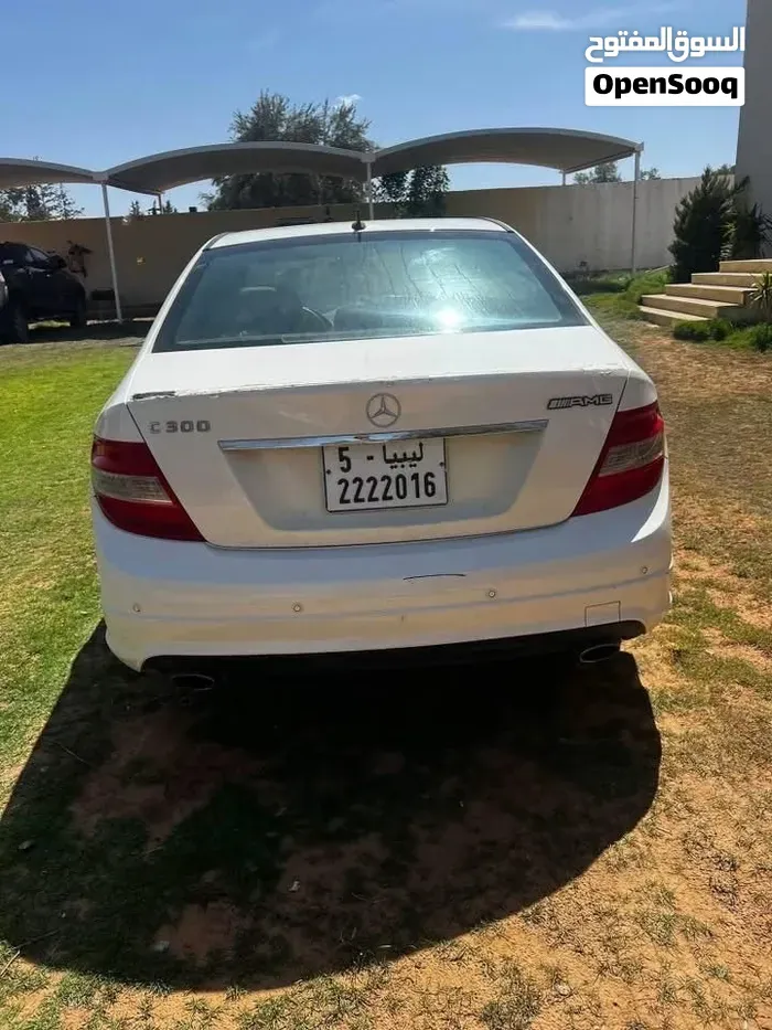 Mercedes-Benz C-Class 2011 photo 2