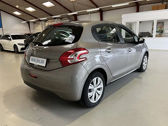 Peugeot 208 2013 photo 5