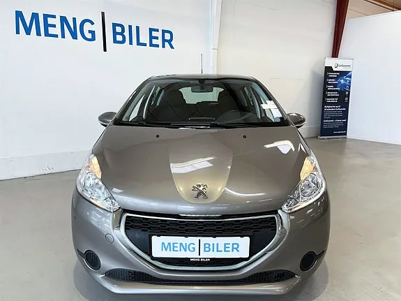Peugeot 208 2013 photo 2