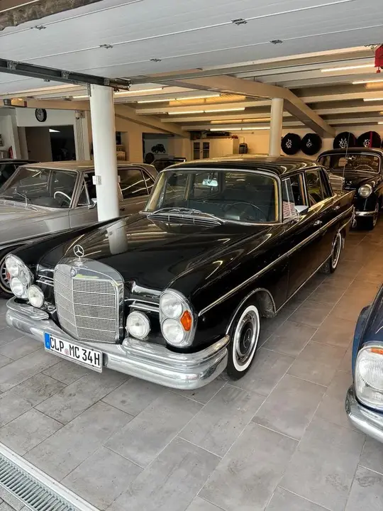 Mercedes-Benz W111