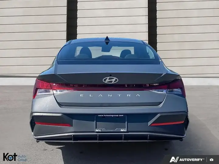 Hyundai Elantra 2025 photo 5
