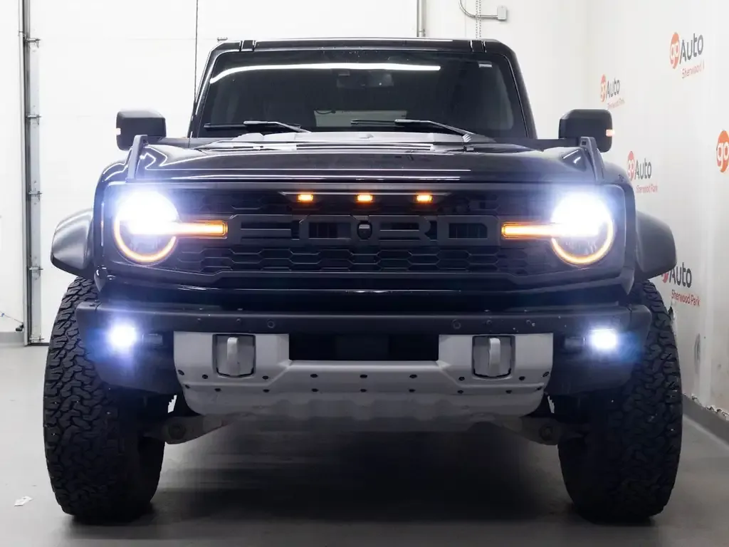 Ford Bronco 2023 photo 2
