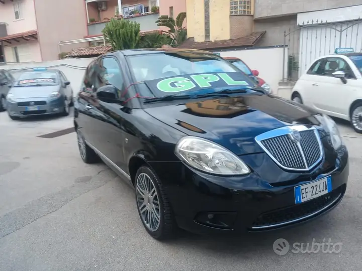 Lancia Ypsilon 2010 photo 2
