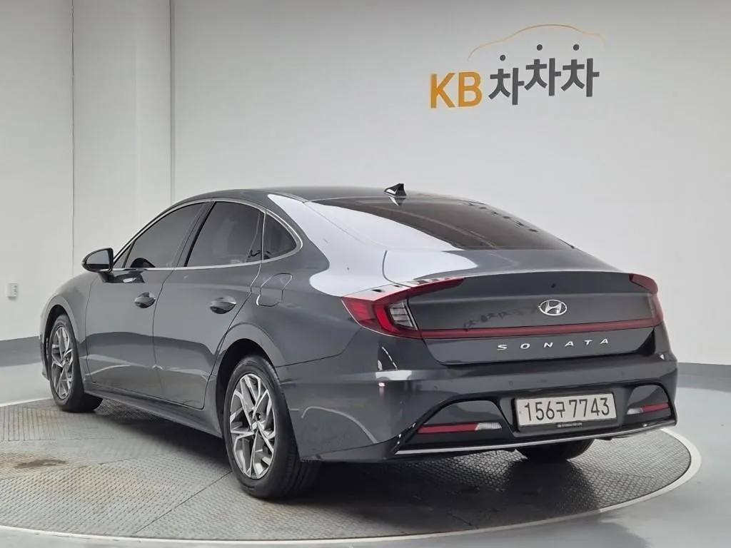 Hyundai Sonata 2022 photo 2