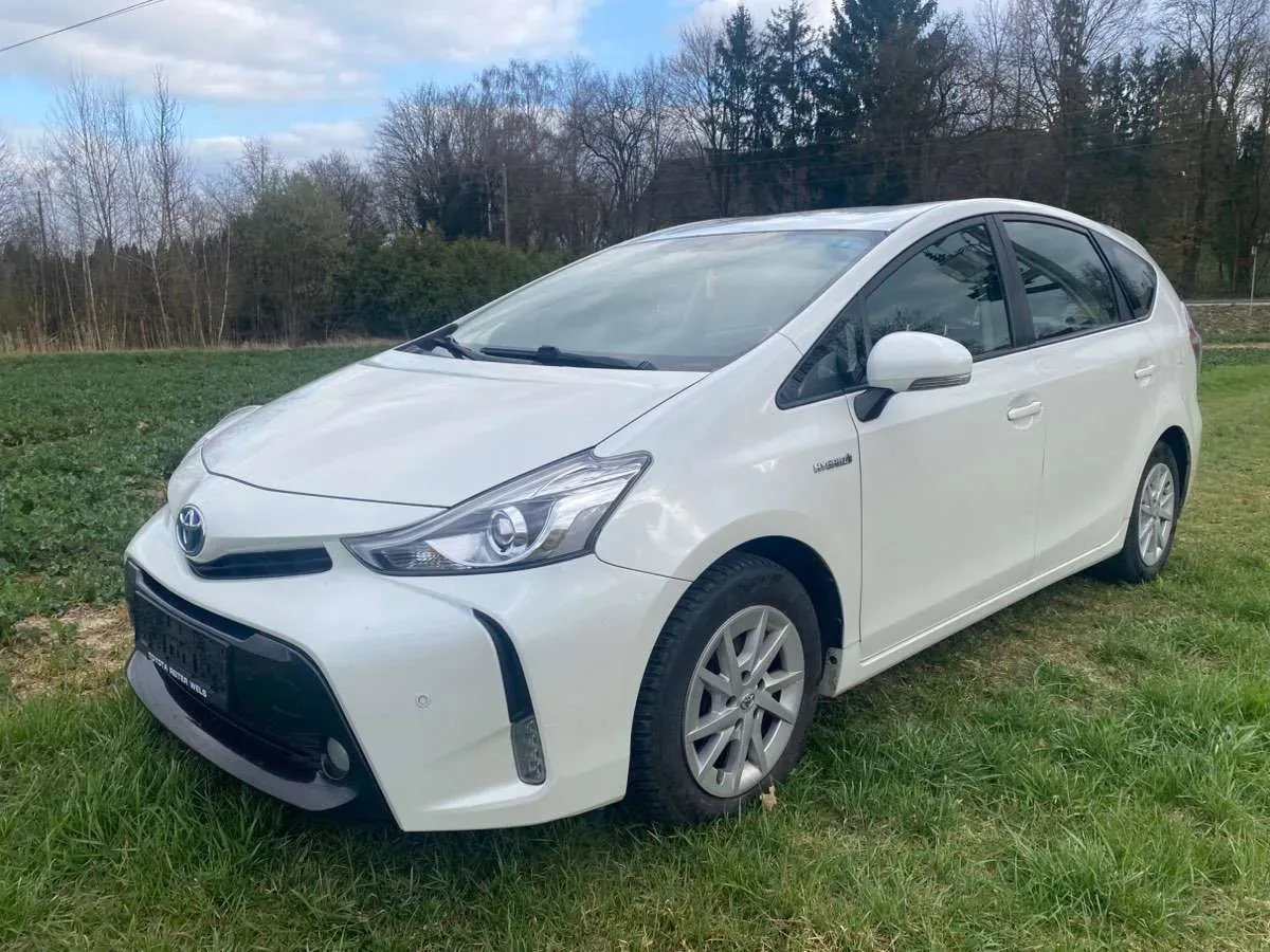Toyota Prius 2016 photo 2
