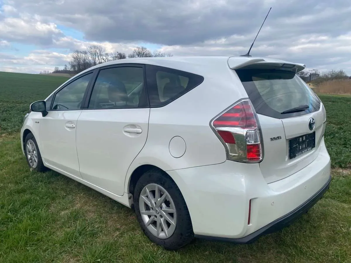 Toyota Prius 2016 photo 3