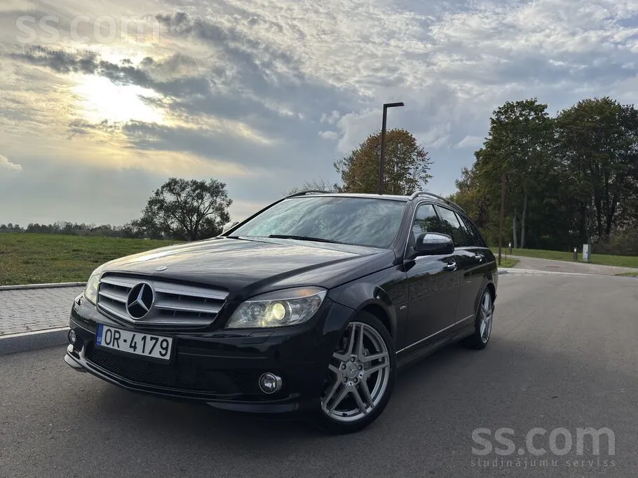 Mercedes-Benz C320