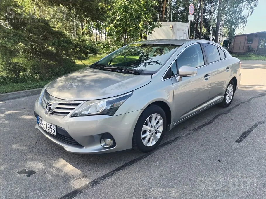 Toyota Avensis 2012 photo 2