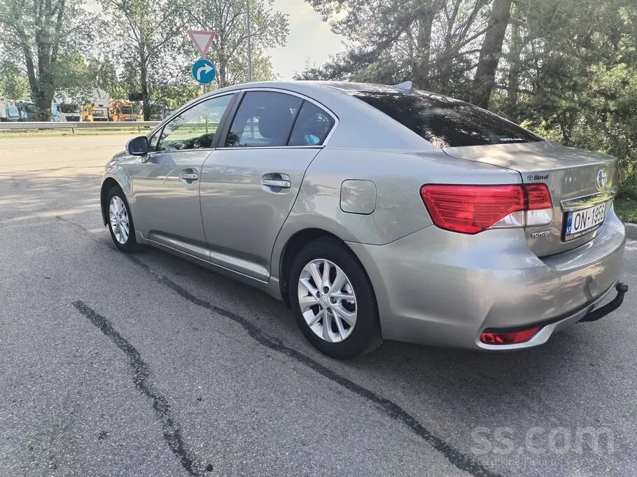 Toyota Avensis 2012 photo 4