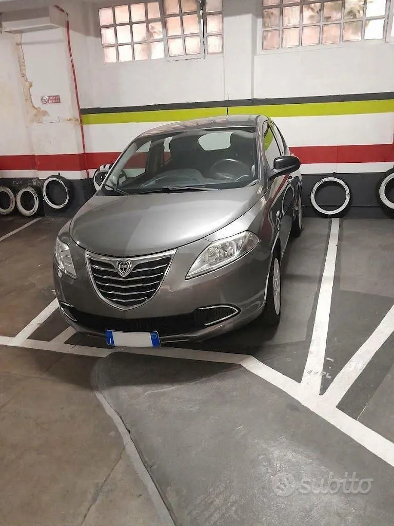 Lancia Ypsilon 2012 photo 2